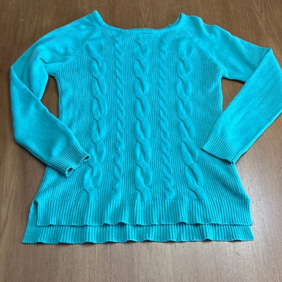 Cyrus Women's long sleeve cable knit sweater, pale mint green, Size M - Picture 7 of 14